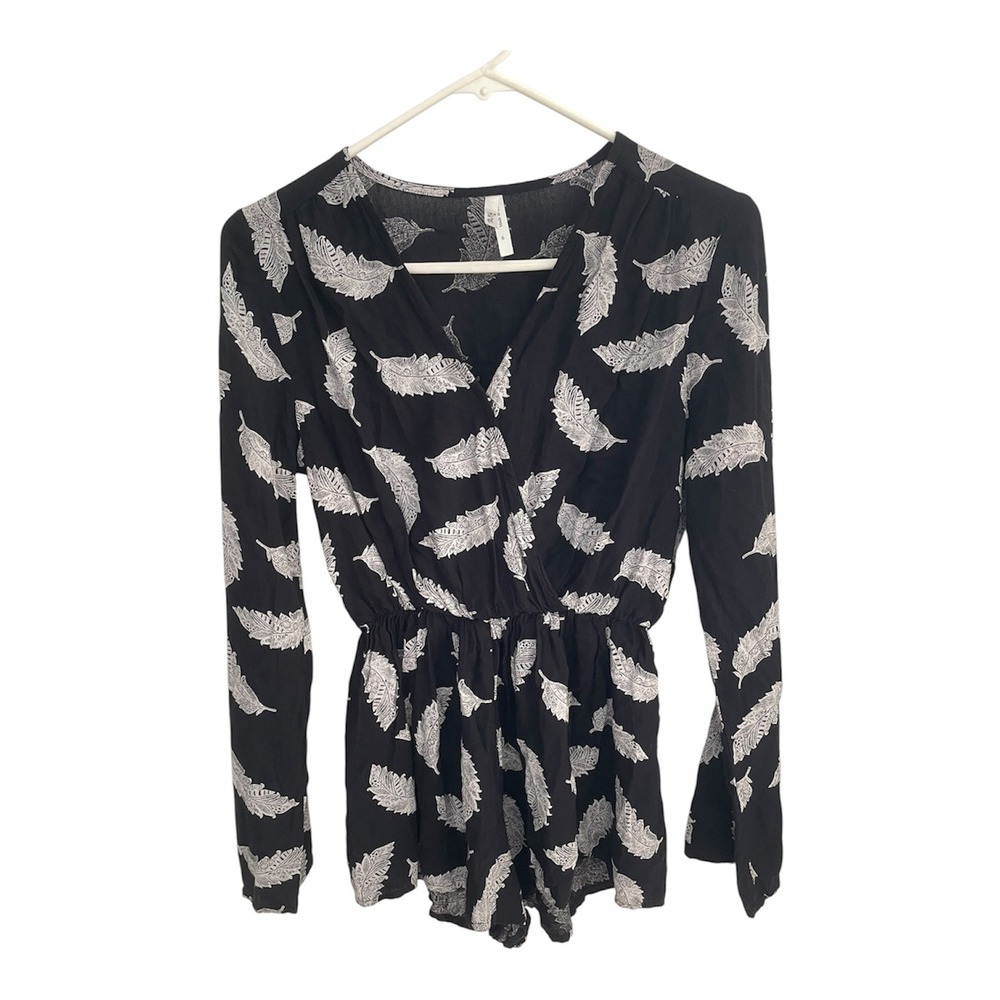 Truth Women Black White Feather Print Long Sleeve V-Neck Romper Small - Picture 1 of 7